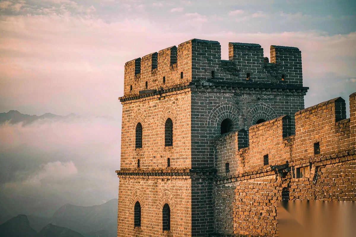 Watchtowers relayed smoke signals across hundreds of kilometers.